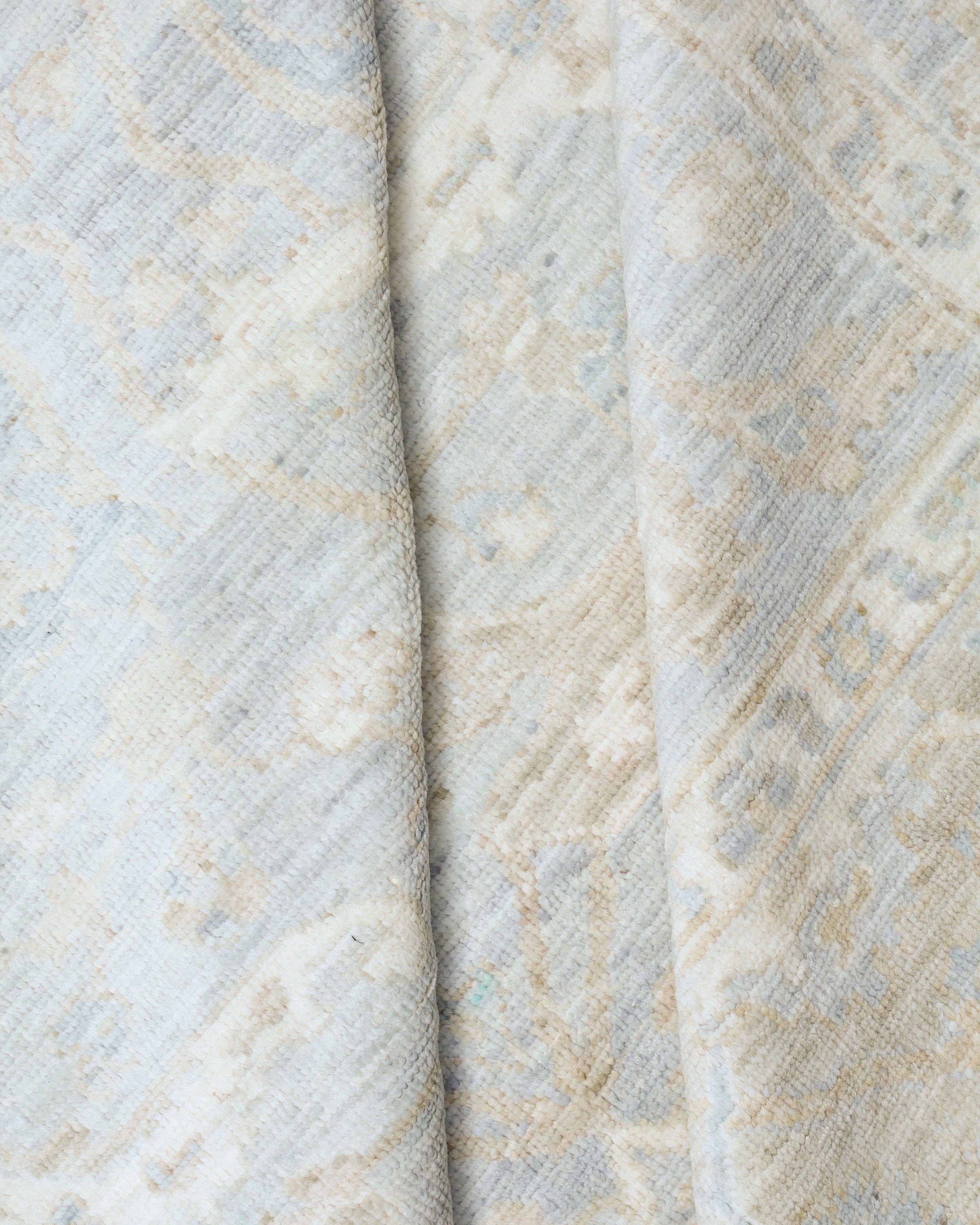 Breeze of Anatolia Oushak Rug