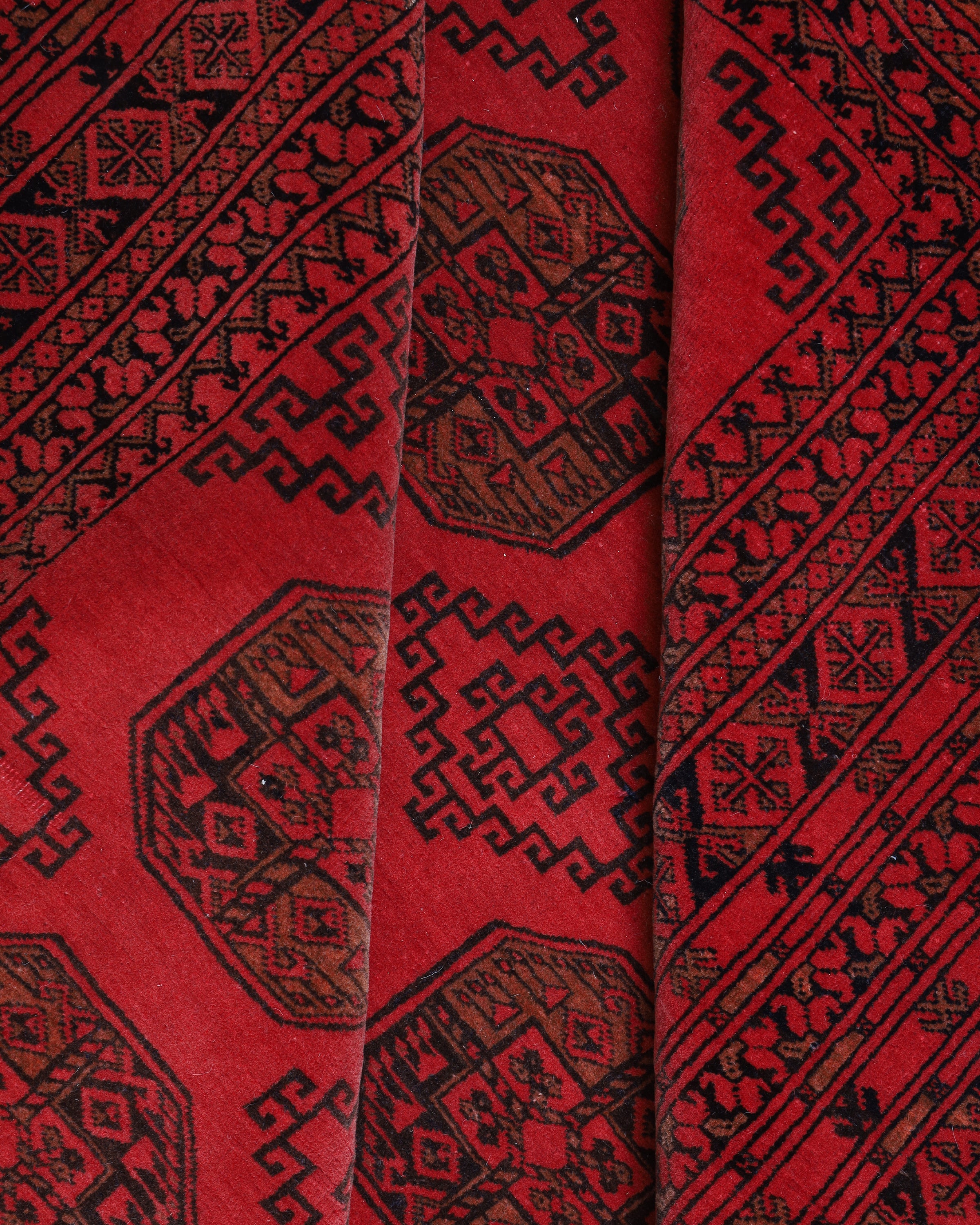 Ahmar Rug